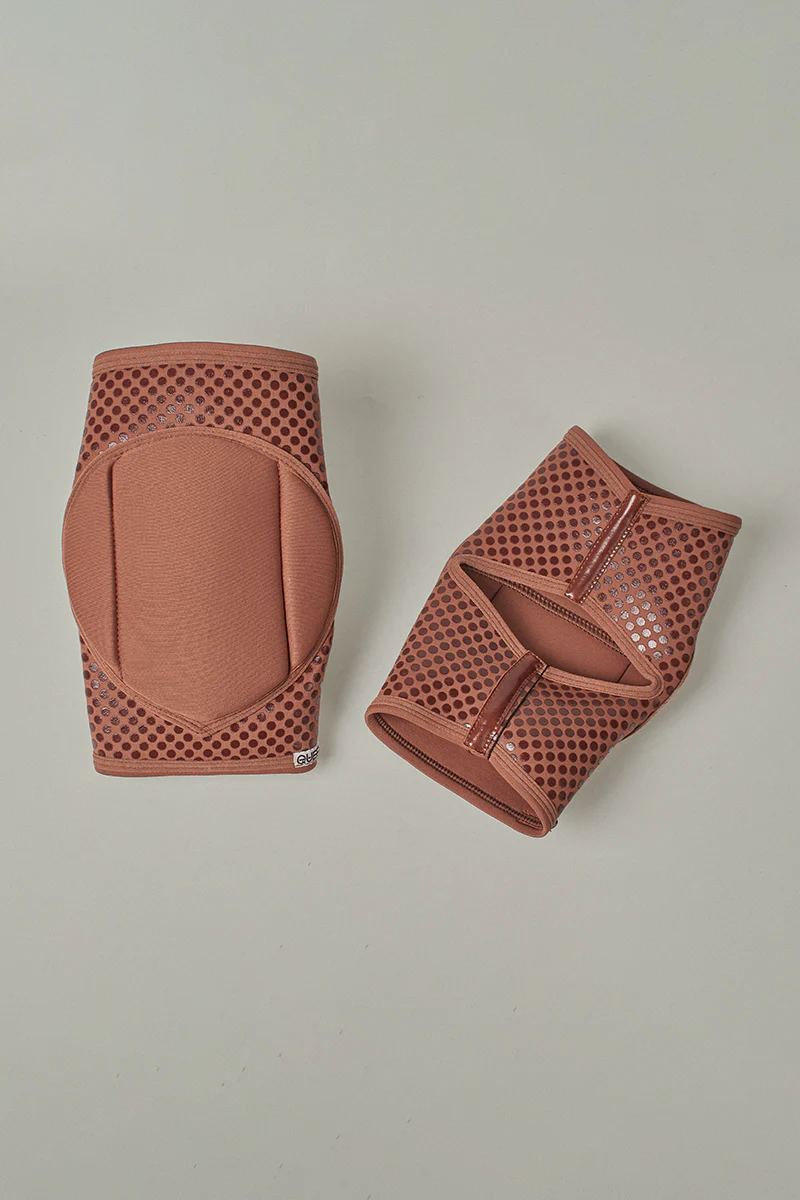 Queen Wear Grippy Kneepads - Mocha - Image 5